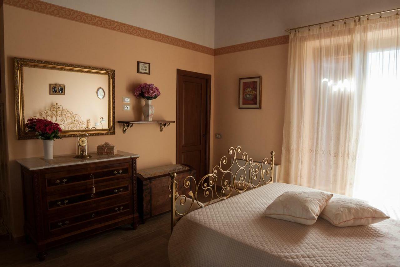 B&B L' Antica Fonte Spinetoli Екстер'єр фото