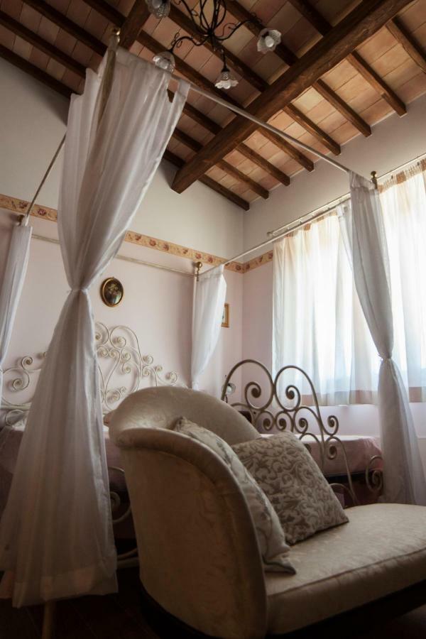 B&B L' Antica Fonte Spinetoli Екстер'єр фото